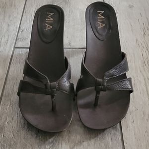 Mia Anita Brown Sandals 8.5